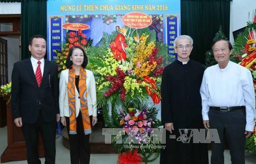 Rencontre des catholiques à l'occasion de Noël  - ảnh 1